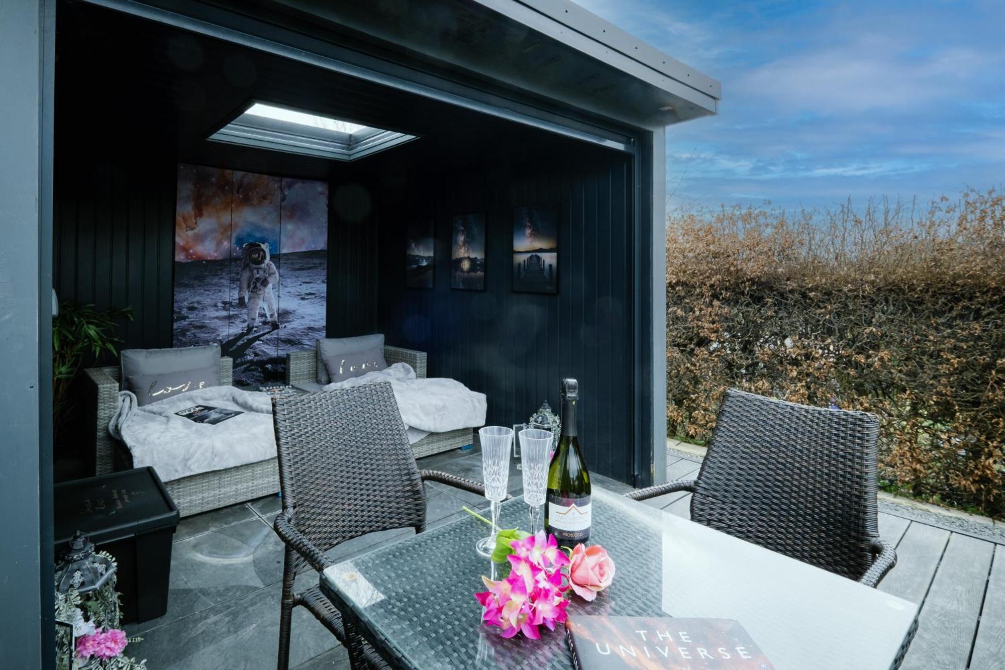Rockside - Luxury 1 Bedroom Home With Hot Tub, Central Location, Parking And Pet Friendly Windermere Exteriör bild