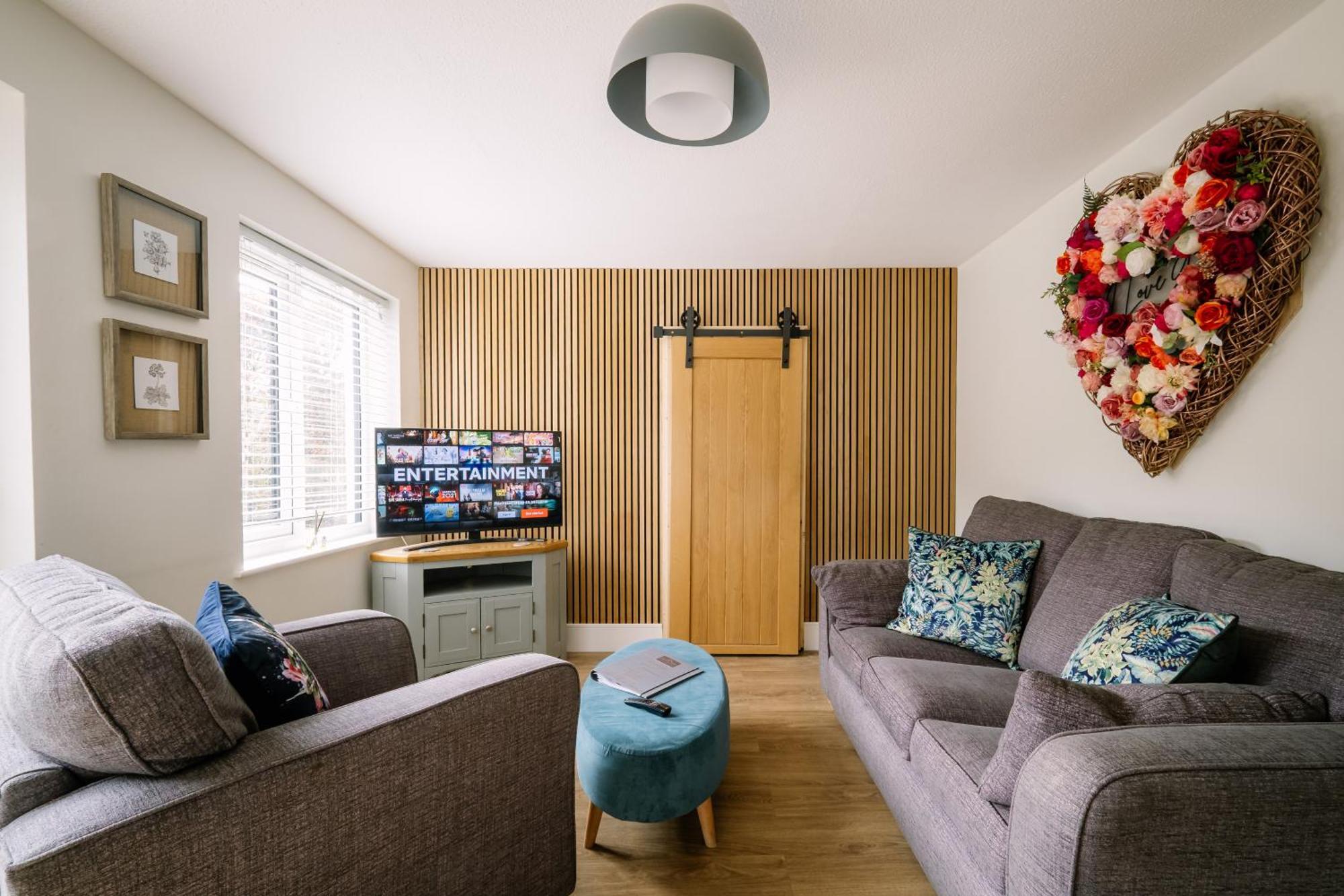 Rockside - Luxury 1 Bedroom Home With Hot Tub, Central Location, Parking And Pet Friendly Windermere Exteriör bild